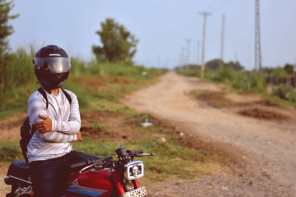 Enjoying every moment on the motorbike, gazing at the majestic scenery of Sapa's mountains and forests on the way to Cat Cat (Source: Pexels)